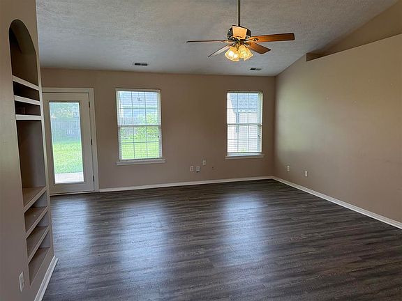 3rd image of 254 Lakewood Dr