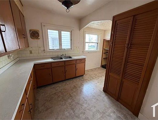 4th image of 17926 E Park Dr