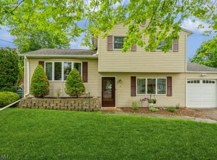11 Young Dr, Stanhope, NJ 07874