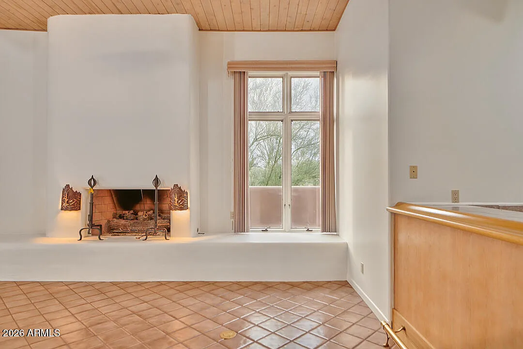 3 bed, 2.5 bath, 4073 sqft, $12,000 — Photo 4