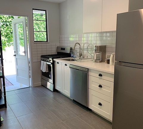 3rd image of 1807 Montana Ave #3