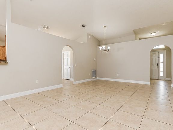 4th image of 588 Kilimanjaro Dr