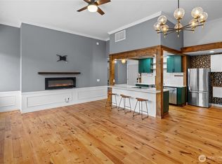 202 E 3rd St APT 210, Cle Elum, WA 98922