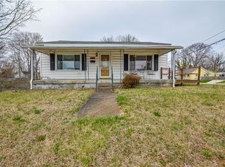 1002 Merritt Dr, Greensboro, NC 27407