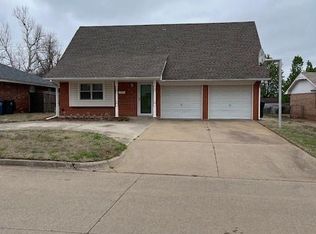 716 Briarcrest Dr, Midwest City, OK 73110