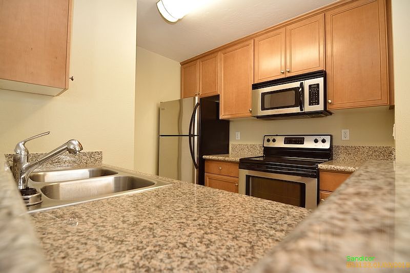 1st image of 1423 Graves Ave Unit 201