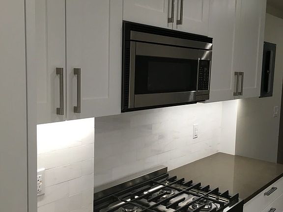 2nd image of 333 W 56th St APT 5K