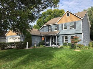 3016 Standridge Pl N, Maplewood, MN 55109