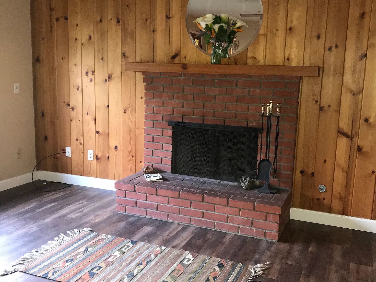 2270 Pineridge Dr — Photo 2