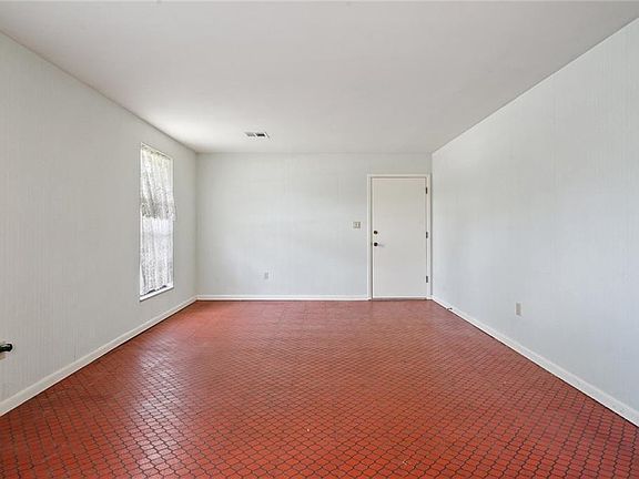 4th image of 3642 Joyce Dr