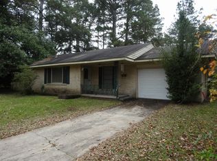 1042 Lakeshore Dr, Pineville, LA 71360