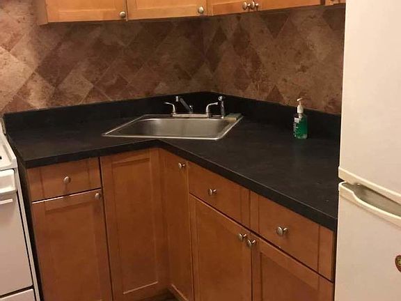 2nd image of 341 W 88th St APT 1B