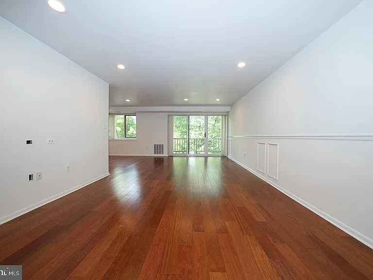 1640 Oakwood Dr #W-216 — Photo 8