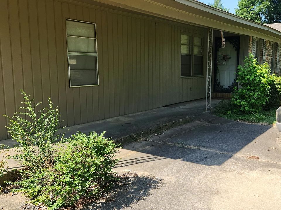 1st image of 1759 Oakwood Dr