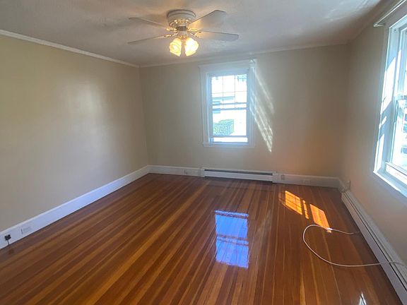 3rd image of 35 Spear St APT 1