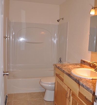 2nd image of 841 Nordic St