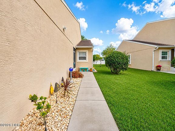 3rd image of 2213 Hawks Cove Cir