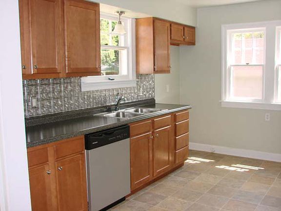 3rd image of 342 Grant St