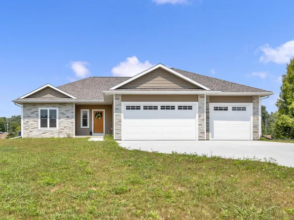 2150 Glenway DRIVE, West Bend, WI 53090