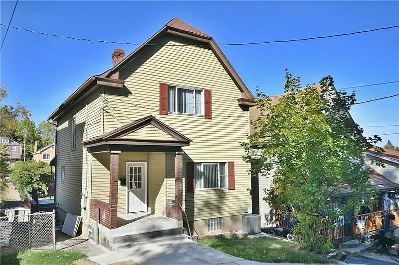2725 Steiner St photo 1