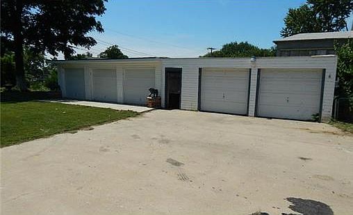 2nd image of 4607 E 9th St