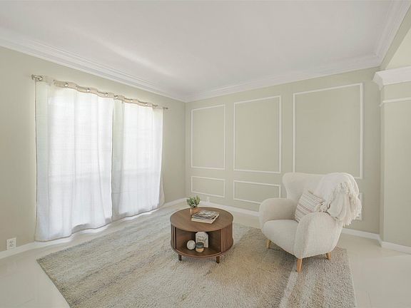 4th image of 4319 Lakeshore Forest Dr