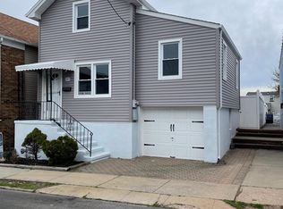 257 Van Buren St, Lyndhurst, NJ 07071