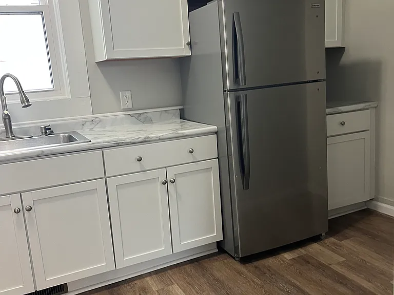 141 S Main St — Photo 6