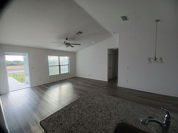 4th image of 2028 NE 5th Pl