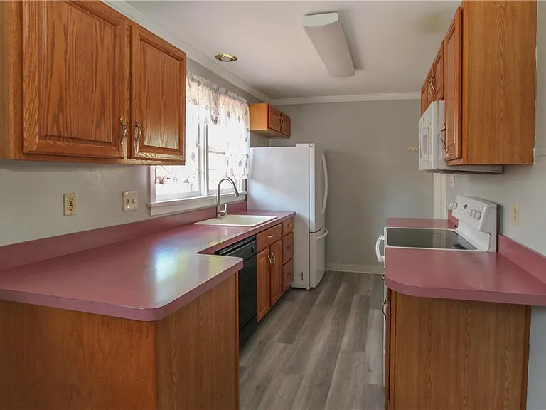 950 N 13th St — Photo 11
