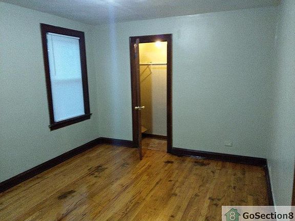 4th image of 10624 S Edbrooke Ave #1