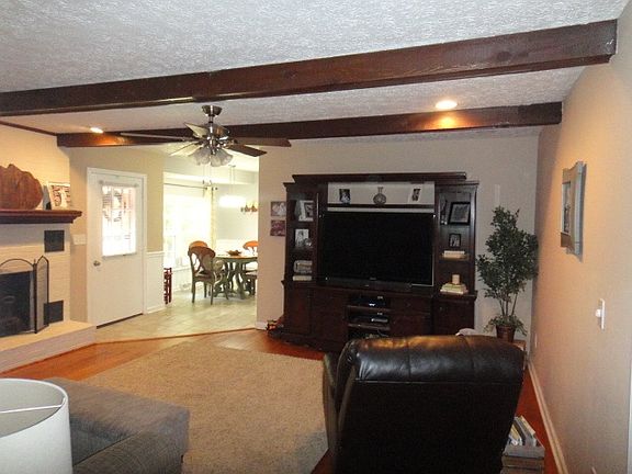 4th image of 341 Pioneer Ave