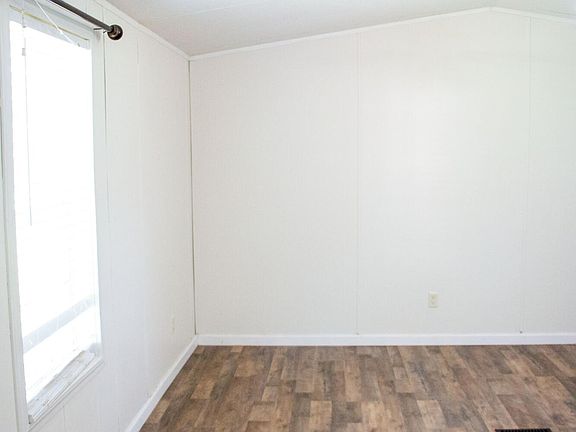 4th image of 2345 Magnolia Ave