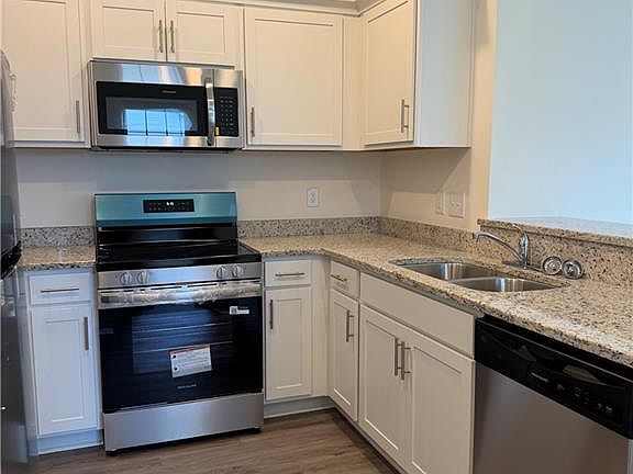 2nd image of 3422 Royal Highland Dr