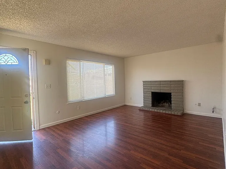 7557 Lemarsh Way — Photo 4