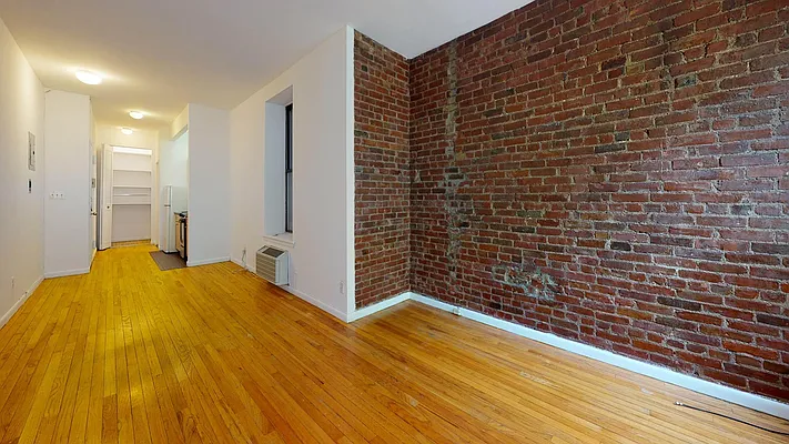 Rented by Bond New York | media 10