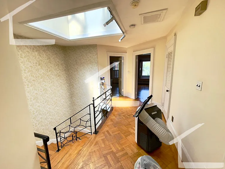 1716 Beacon St #MR3 — Photo 22