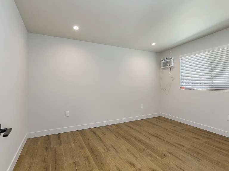 1237 Innes Ave #1/2 — Photo 10