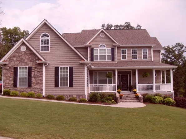 105 Fieldstone Dr, Tunnel Hill, GA 30755