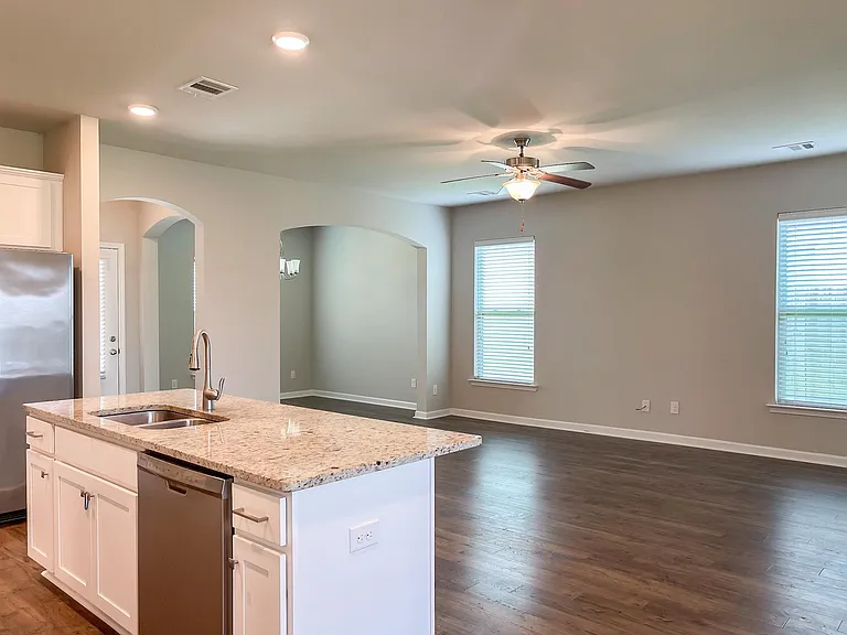 7646 Antebellum Ave — Photo 6