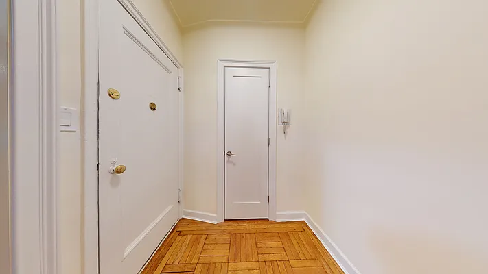 Rented by Bond New York | media 33