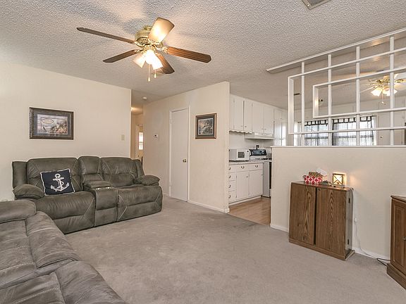 4th image of 2200 SE 19th Ave