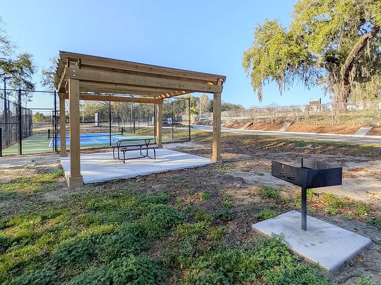 Grand Oaks Apartment — Photo 44