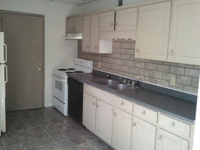 2nd image of 1206A Currey Rd