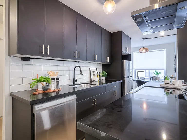 420 Eglinton Ave E #405 — Photo 12