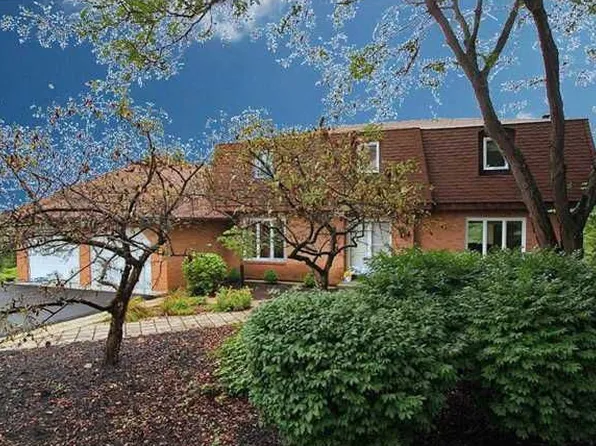 14 Fellview Dr, Pittsford, NY 14534