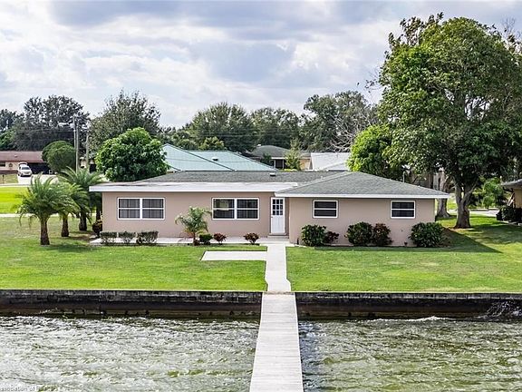 2nd image of 211 Lakerim Ct