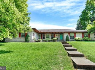 2450 Sutton Rd, York, PA 17403