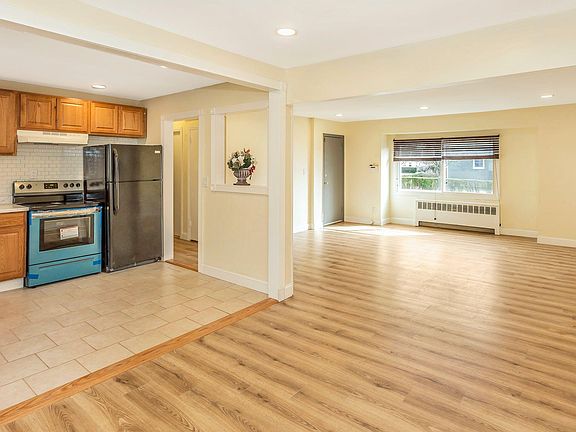 2nd image of 245 Grant Ave Floor 1