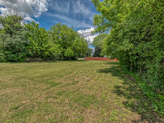 3rd image of 85 Bender Rd
